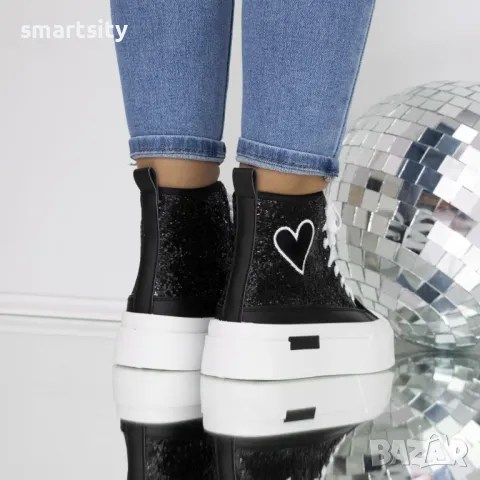 Дамски кецки супер хитов модел, снимка 2 - Маратонки - 47474887