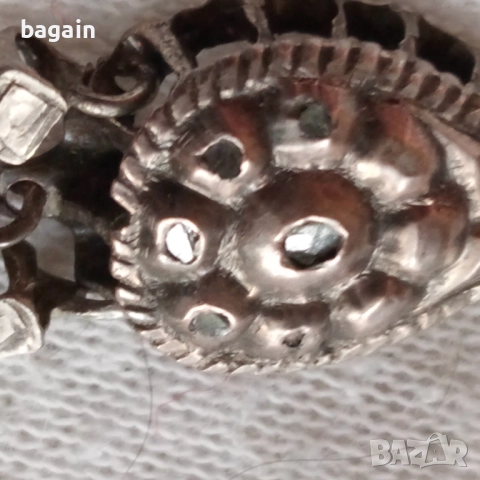 Диаманти. Сребърен медальон.