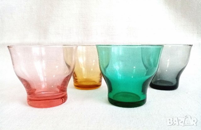 Ретро чашки от цветно стъкло , снимка 3 - Антикварни и старинни предмети - 39813715