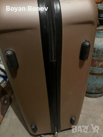 Куфар с твърди страни поликарбонат , снимка 2 - Куфари - 53598970