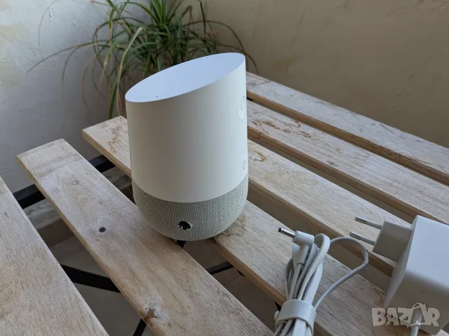 Google Home 1-во поколение – смарт колонка с оригинално захранване, снимка 3 - Смарт домашни устройства (Smart Home) - 56155842