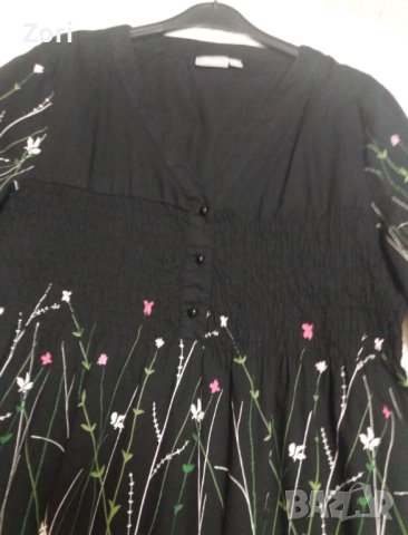 Памучна черна рокля с остро деколте и щампа цветя, снимка 3 - Рокли - 42322766