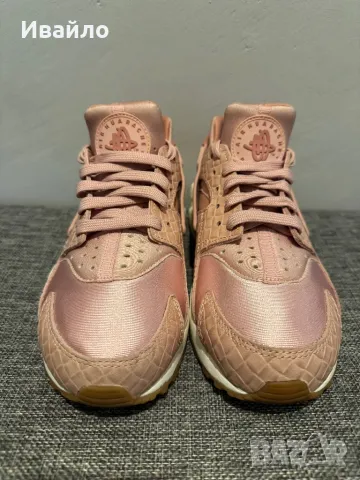 NIKE Wmns Air Huarache Run Premium., снимка 2 - Маратонки - 50419431
