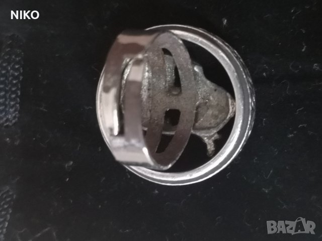 Продавам,стар,ръчно изработен рокаджийски пръстен с форма на череп, снимка 4 - Пръстени - 41515201