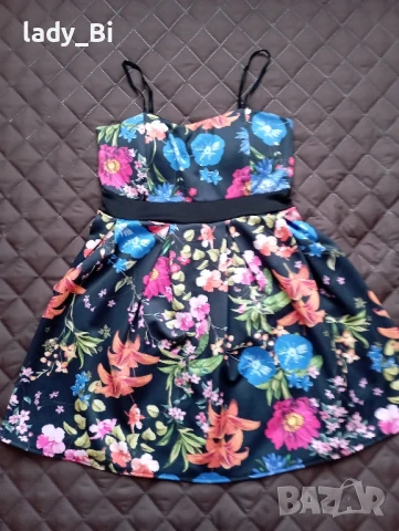 🌹 Рокля на цветя - М размер 🌹, снимка 1