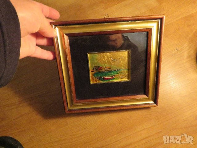 Стара златна картина - морски  залив, две лодки и чайки и с рисувано златно фолио с маркировка за з, снимка 2 - Картини - 40855083
