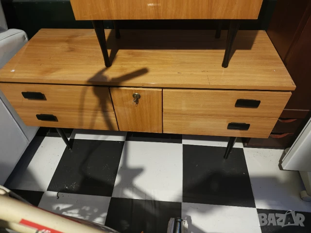 Арт Деко елегантни  мебели светъл боров фурнир и черни акценти, снимка 8 - Шкафове - 50992117