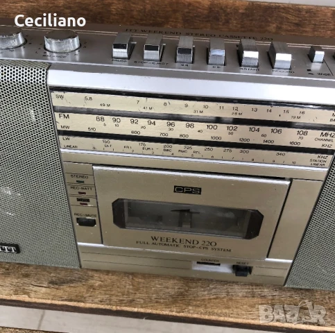 Радиокасетофон ITT WEEKEND 220-Germany Работи само радио!, снимка 2 - Радиокасетофони, транзистори - 51028706