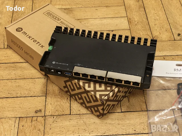 Рутер MikroTik RB5009UG+S+IN, снимка 2 - Рутери - 55827331