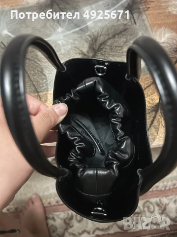 оригинална дамска чанта karl lagerfelt, снимка 4 - Чанти - 55749229