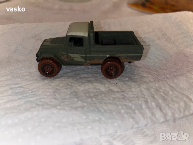 Hot wheels -Toyota Land Cruiser, снимка 1 - Колекции - 42144997