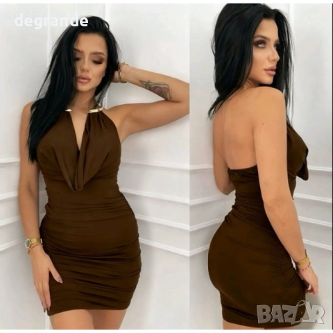 Права рокля за парти с метален златист аксесоар