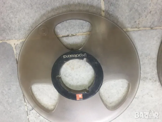 Лот от две пластмасови магнетофонни ролки 26,5см. Двете за 80лв. За наб отвор., снимка 2 - Декове - 47820580