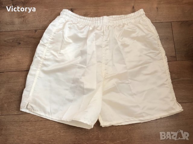 Нови къси панталони, снимка 1