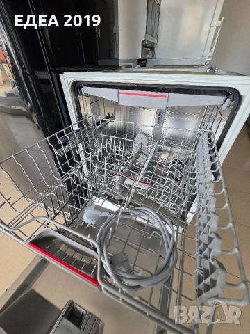 Съдомиялна за чадтично/полу вграждане Bosch, снимка 8 - Съдомиялни - 53683408