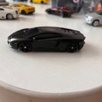 Бураго Lamborghini 1:64, снимка 1 - Колекции - 42130920