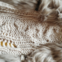 Дамски елек плетен цвят бежов H&M, снимка 3 - Сака - 44821296