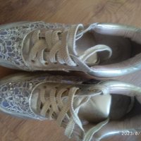 Златни обувки на платформа , снимка 5 - Дамски ежедневни обувки - 41779407