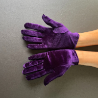 Елегантни къси дамски ръкавици от лилав плюш 8648, снимка 3 - Ръкавици - 44290651