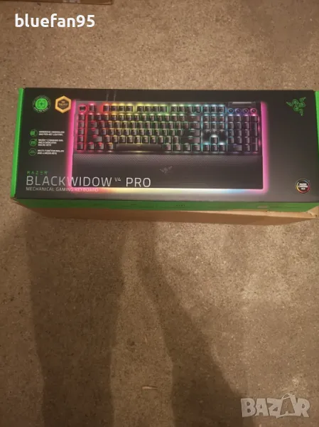 Клавиатура Razer BlackWidow V4 Pro - Green Switch - UK - Black, снимка 1