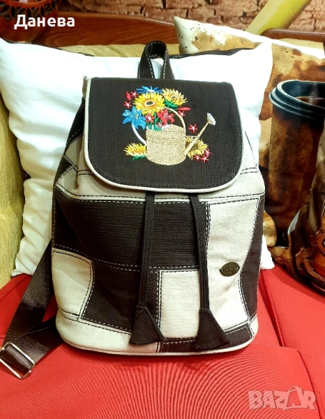 Дамска раница от плат с бродерия , снимка 1