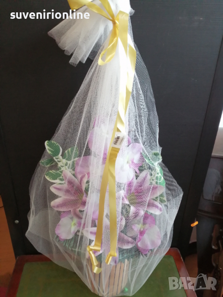 Изкуствени орхидеи в кашпа и тюл, снимка 1