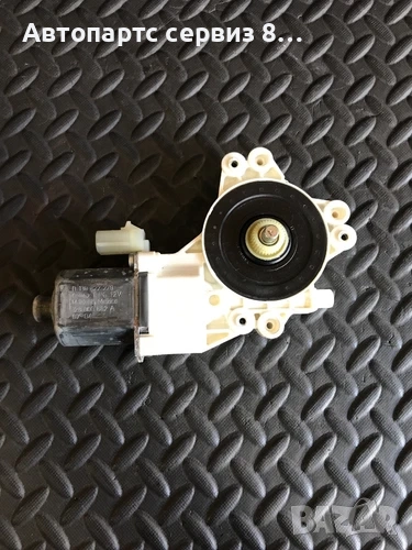 Оригинален заден ляв мотор (механизъм) на врата Bosch за Jeep Compass 2007–2013 г., № 128000682A / 0, снимка 1