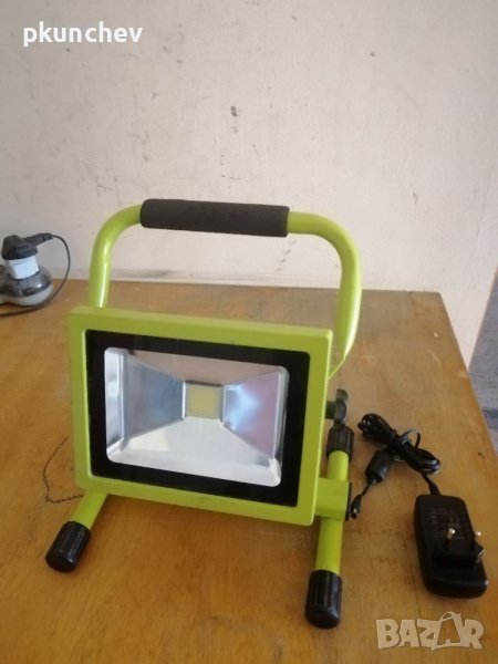 Акумулаторен LED фенер , снимка 1