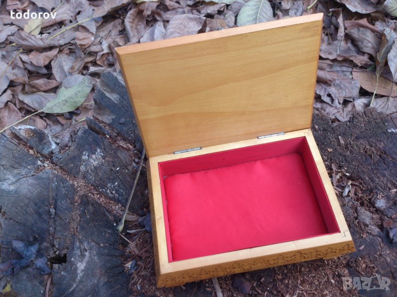 Дървена кутия за бижута, снимка 1