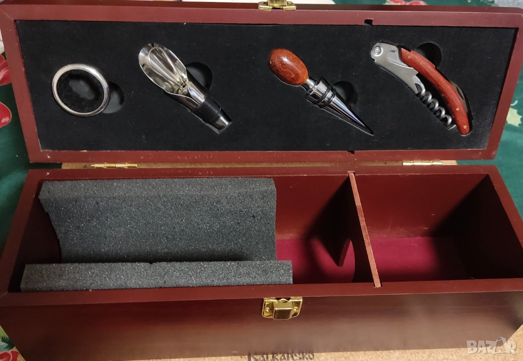 Подаръчни комплекти за вино, модулен стелаж/стойка за 12 бутилки, тирбушони., снимка 1