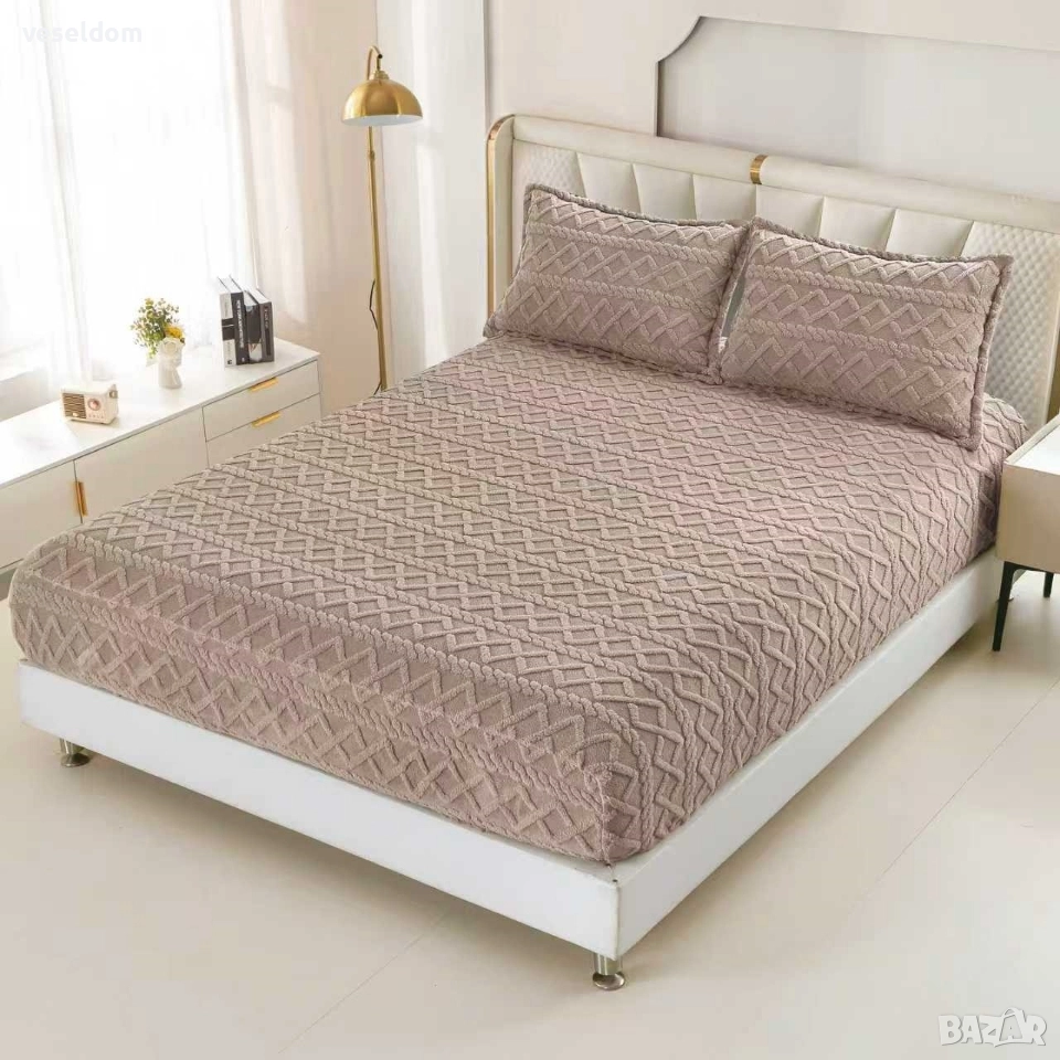 Покривка за спалня с ластик и две калъфки , снимка 1