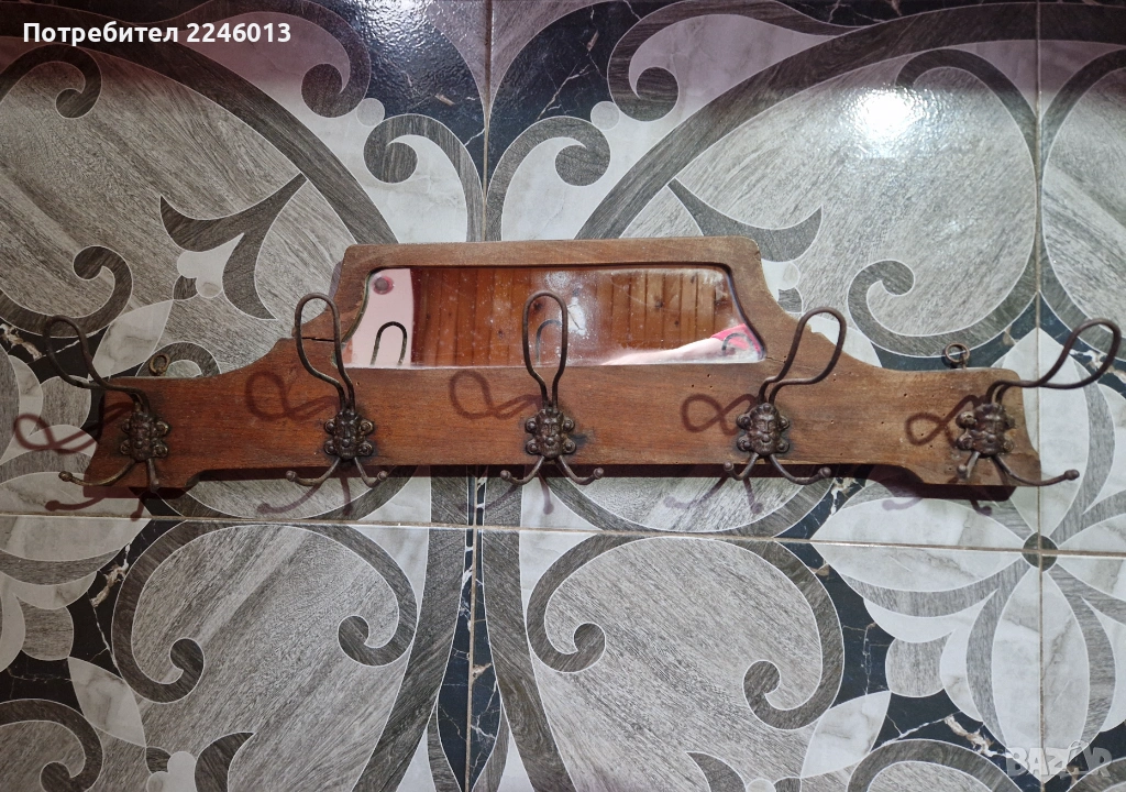 Старинна антична закачалка с огледалце, снимка 1