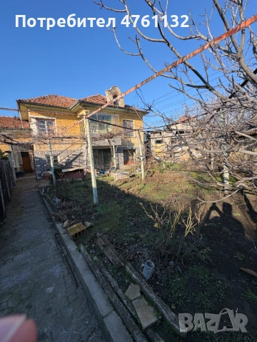 Двуетажна къща със 750 кв.м. двор, снимка 3 - Къщи - 53784150