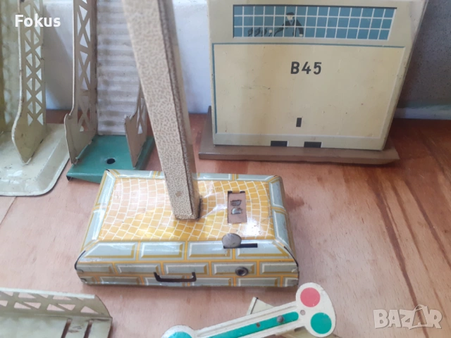 Лот метални части от влакче конструктор релси гара игра, снимка 4 - Антикварни и старинни предмети - 53274233