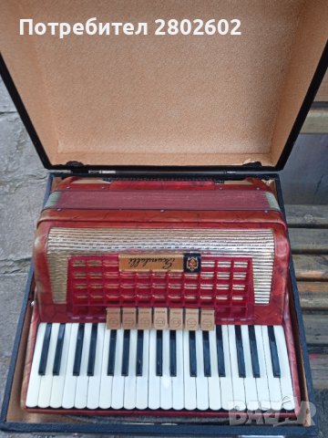Продавам акордеон Скандали Scandalli