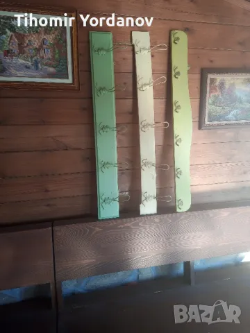 Дървени закачалки.-3 броя.