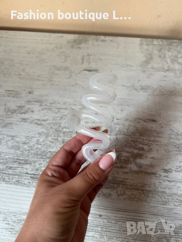 Шнола за коса с уникален дизайн в прозрачно матов бял цвят ❤️, снимка 5 - Аксесоари за коса - 52412100