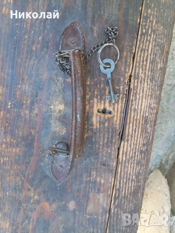 Старинен дървен куфар с ключ, снимка 11 - Антикварни и старинни предмети - 51478044