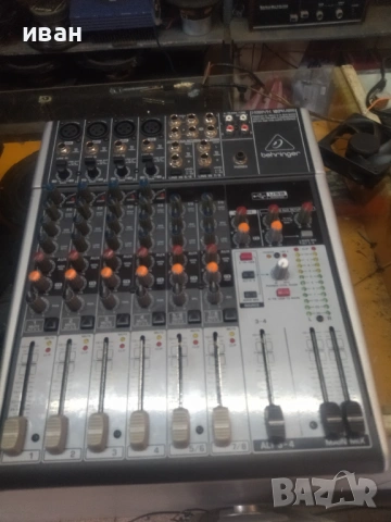 Behringer 1204 USB