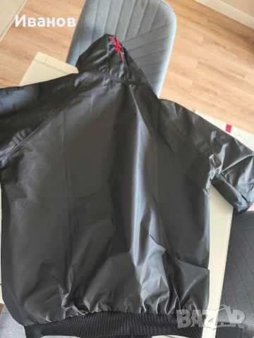 Ново мъжко яке /ветровка Hugo Boss , снимка 4 - Якета - 53646738