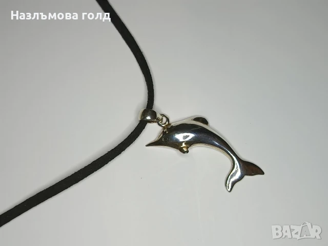 Сребърен делфин медальон 