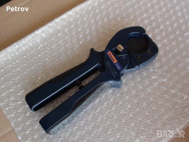 Garant - MADE IN GERMANY - ЧИСТО НОВИ Profi Ножици за Маркучи и PVC материали до 28 mm диаметър !!!!, снимка 8 - Клещи - 49308142