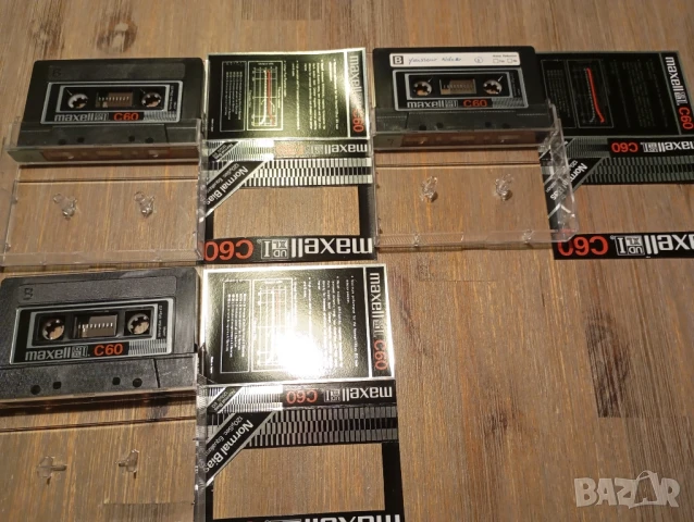 Maxell UD XLI C60 нормални аудио касети с три Албум на Youssou Ndaur- Africa, снимка 3 - Аудио касети - 50553962