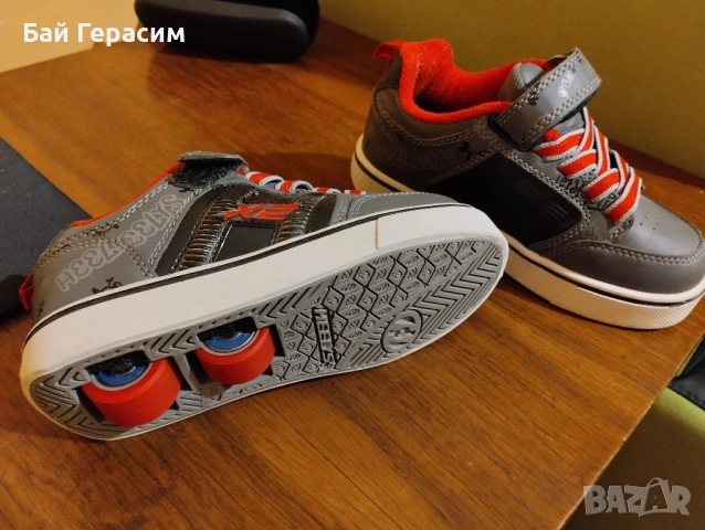 маратонки с колелца HEELYS, снимка 2 - Детски обувки - 51875931
