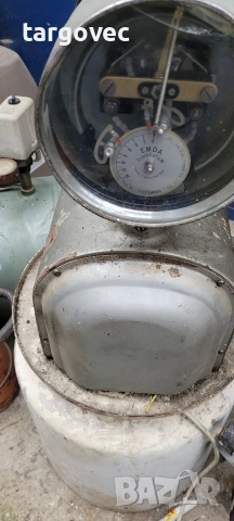 интересен стар компресор 220 волта, снимка 7 - Компресори - 52685593