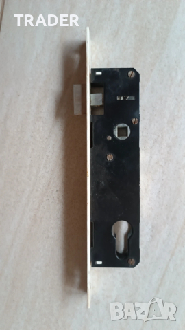 Брава за алуминиева дограма и розетка за ключалка за алуминиева дограма секретен патрон