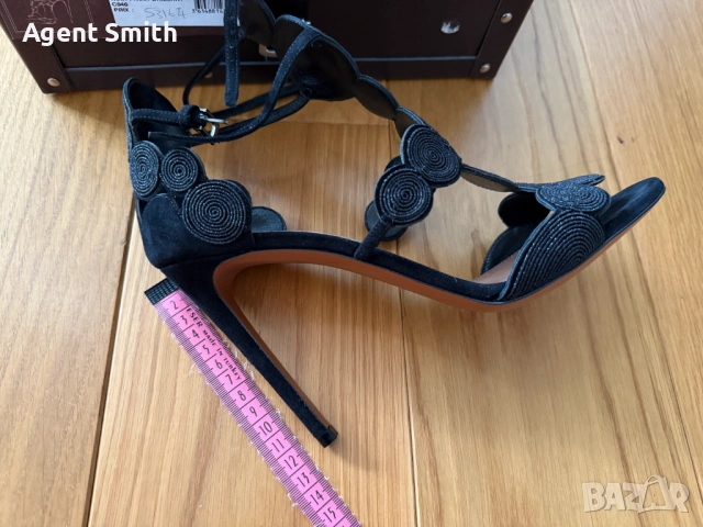 Обувки Alaia 40.5, снимка 11 - Дамски обувки на ток - 53533582