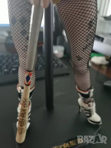 Топ фигура на Харли Куин 1/4,нова в кутия , снимка 10 - Колекции - 47441476