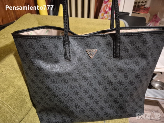 Продавам страхотна чанта на Guess 2 в 1, снимка 5 - Чанти - 51946932