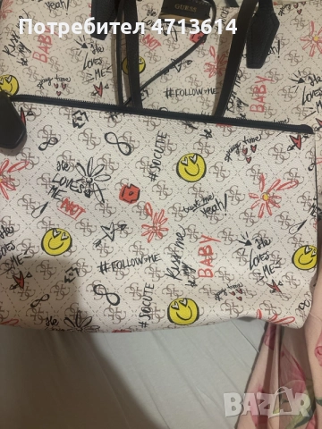 Голяма дамска чанта GUESS с несесер(чанта), снимка 5 - Чанти - 55930332